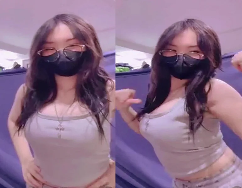 Tiktoker Mun 2k11 Live Móc Lồn Thủ Dâm Cực Nứng